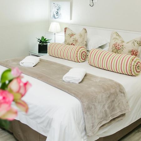 Wagon Wheel Country Lodge Beaufort West Exteriör bild