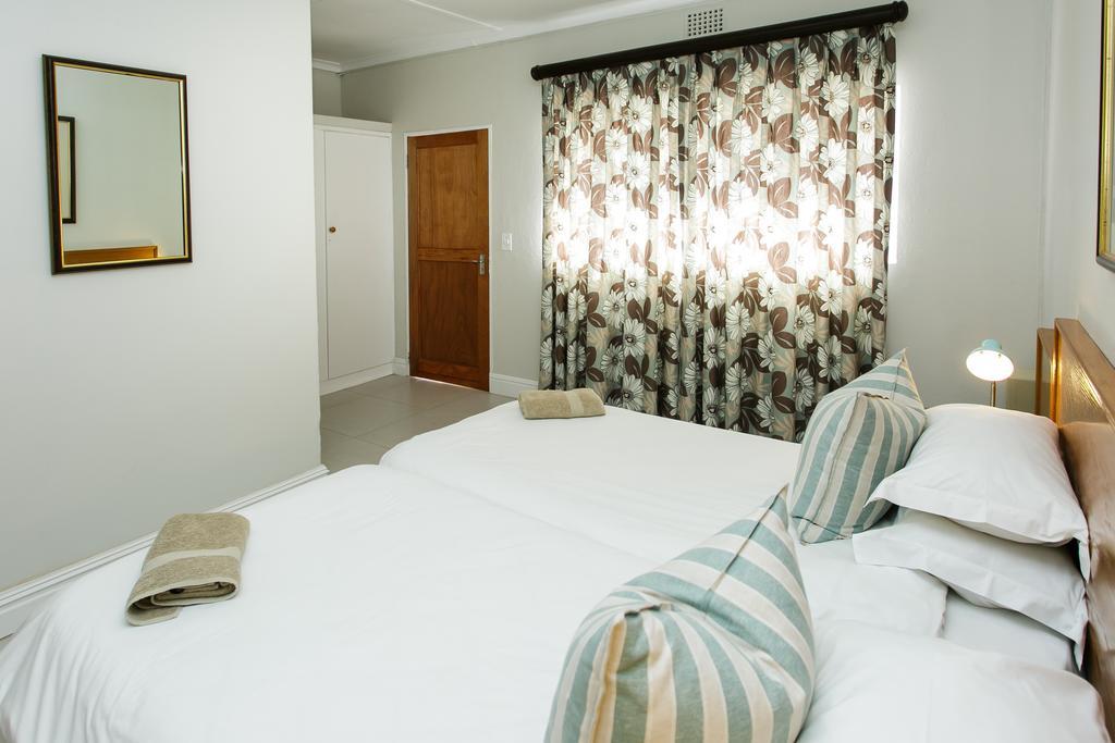 Wagon Wheel Country Lodge Beaufort West Exteriör bild