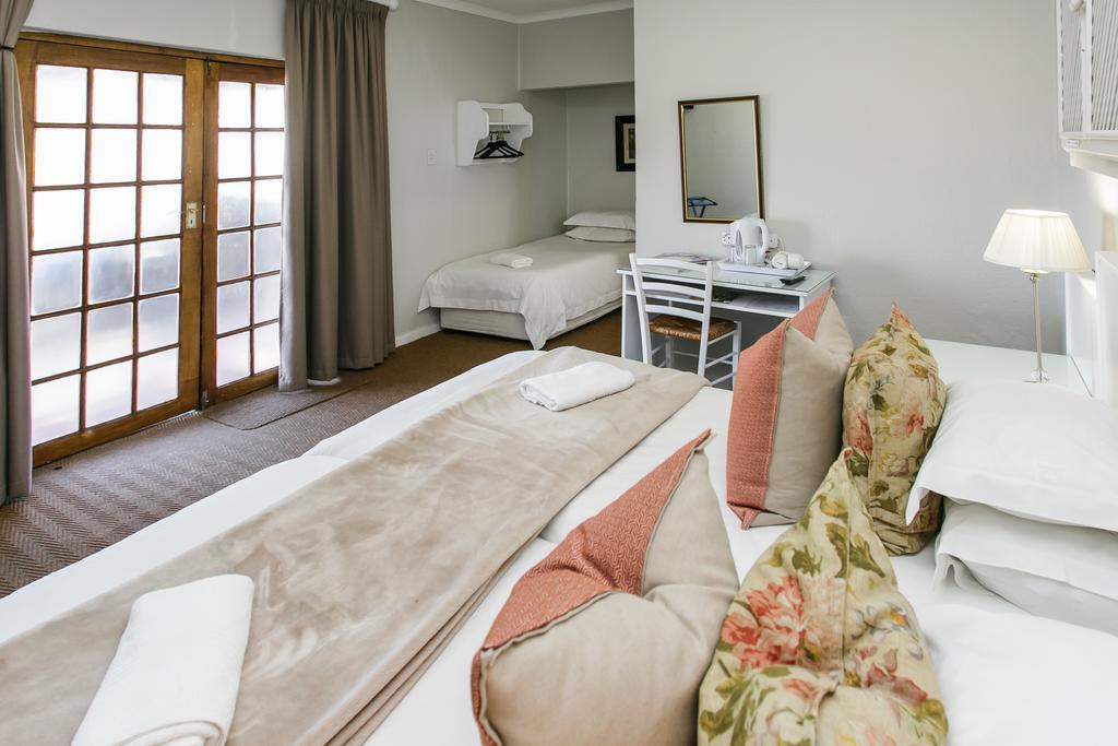 Wagon Wheel Country Lodge Beaufort West Exteriör bild