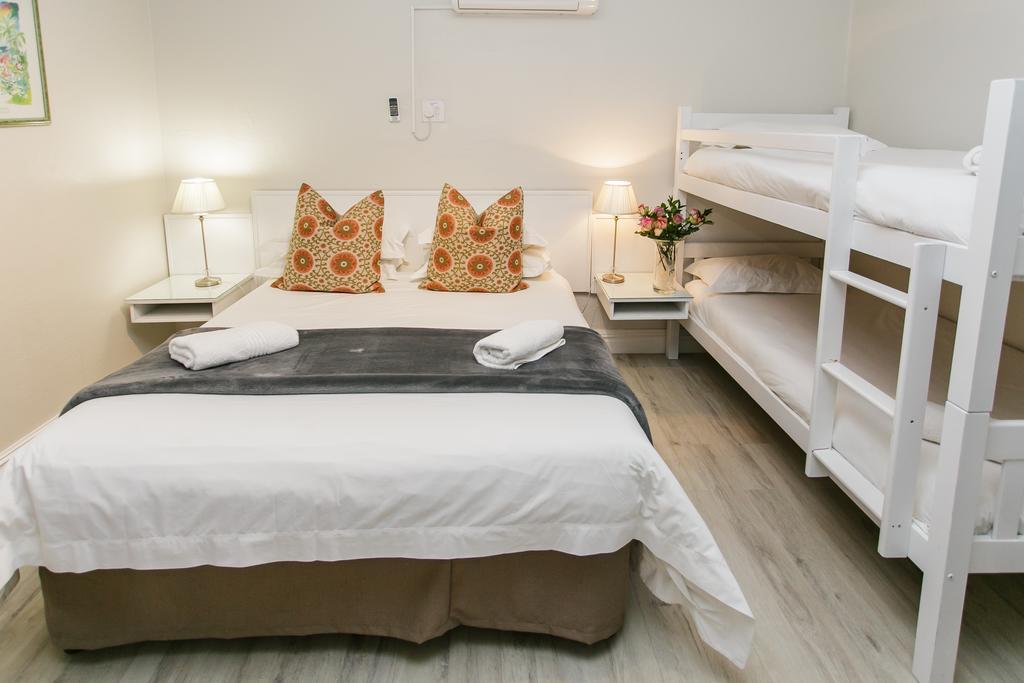 Wagon Wheel Country Lodge Beaufort West Exteriör bild
