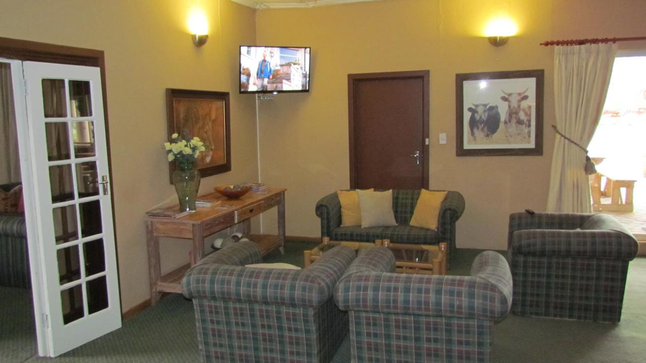 Wagon Wheel Country Lodge Beaufort West Exteriör bild