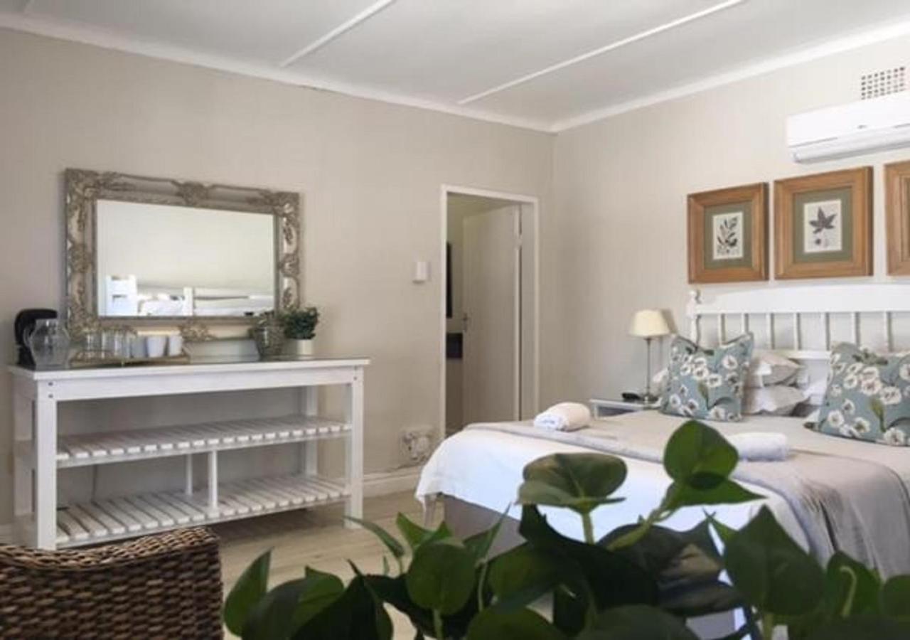 Wagon Wheel Country Lodge Beaufort West Exteriör bild