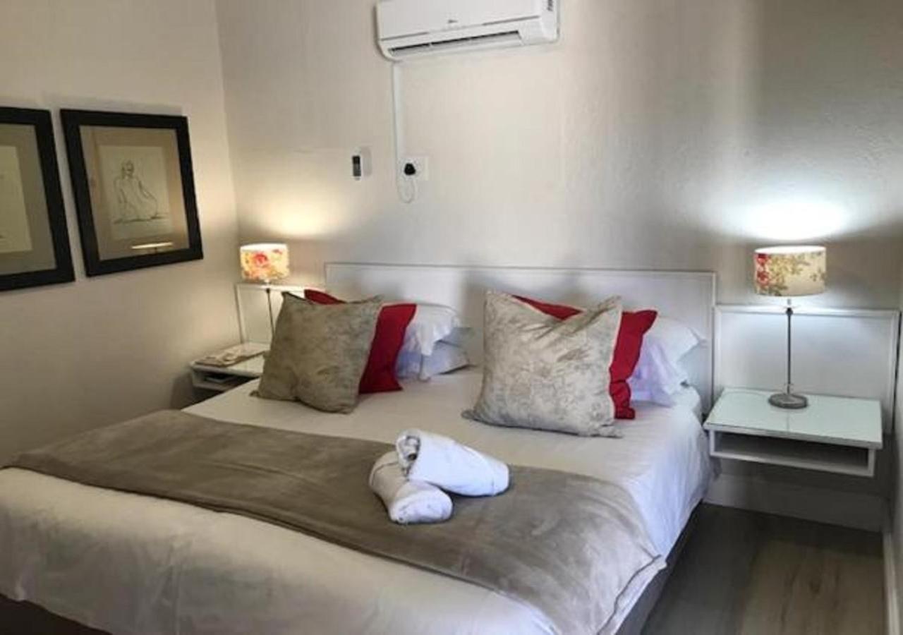 Wagon Wheel Country Lodge Beaufort West Exteriör bild