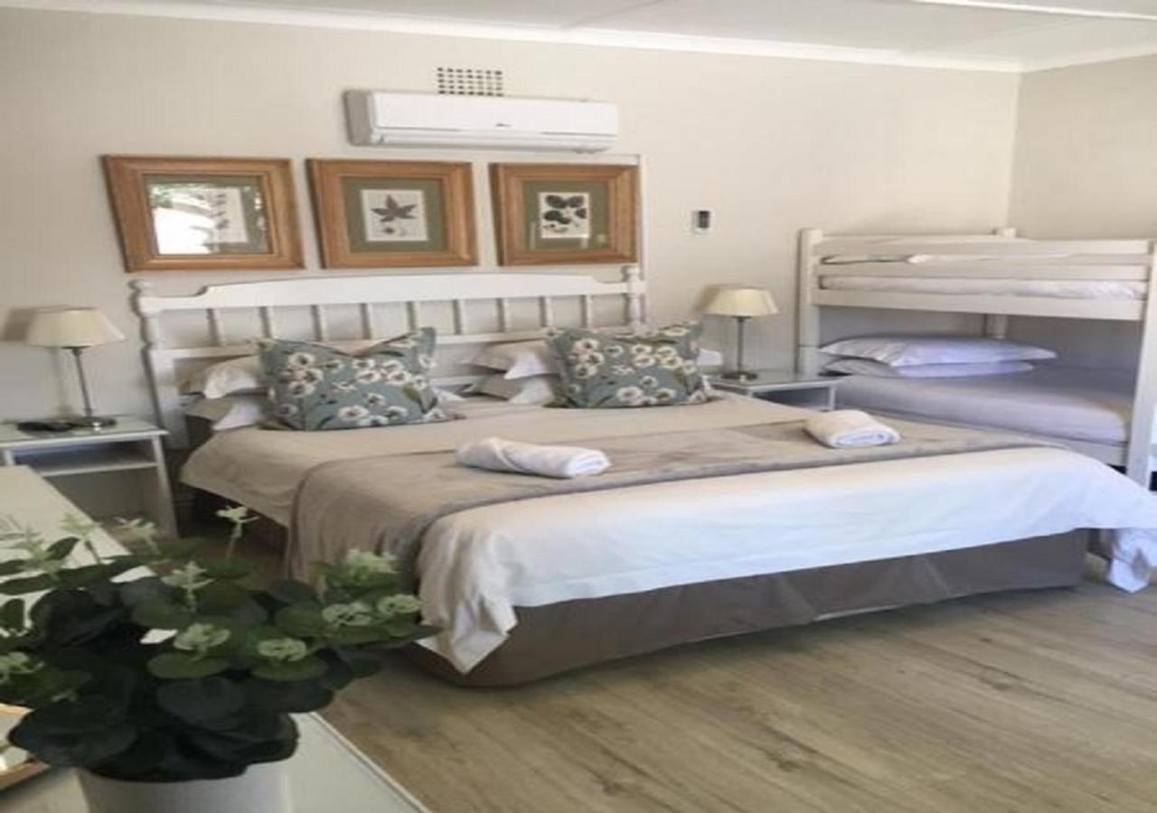 Wagon Wheel Country Lodge Beaufort West Exteriör bild
